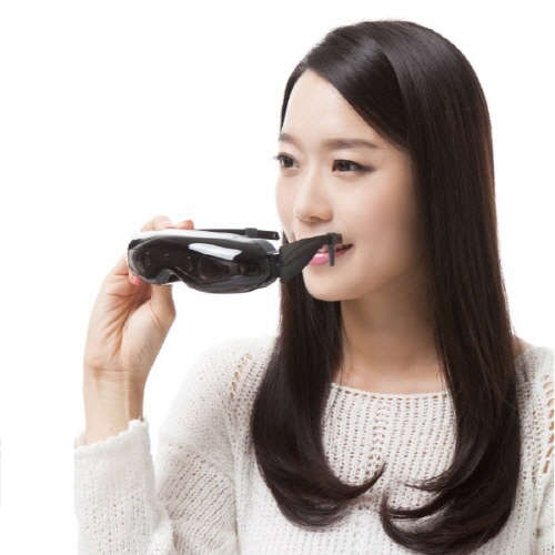 아이비케어는 스마트폰으로부터 눈건강을 지켜주는 헬스케어 제품이다